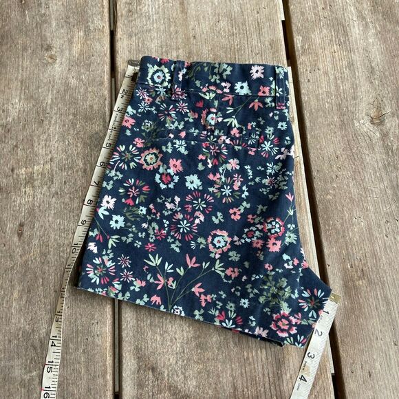 Gap Womens Shorts Size 2 Regular Khakis Summer Navy‎ Blue Floral Print - Picture 6 of 10